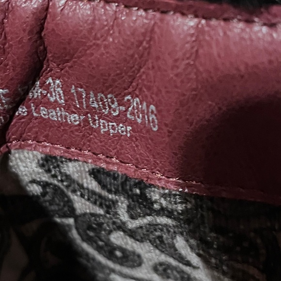 Stylish Black Lace-Up Women's Boots - Picture 9 of 11